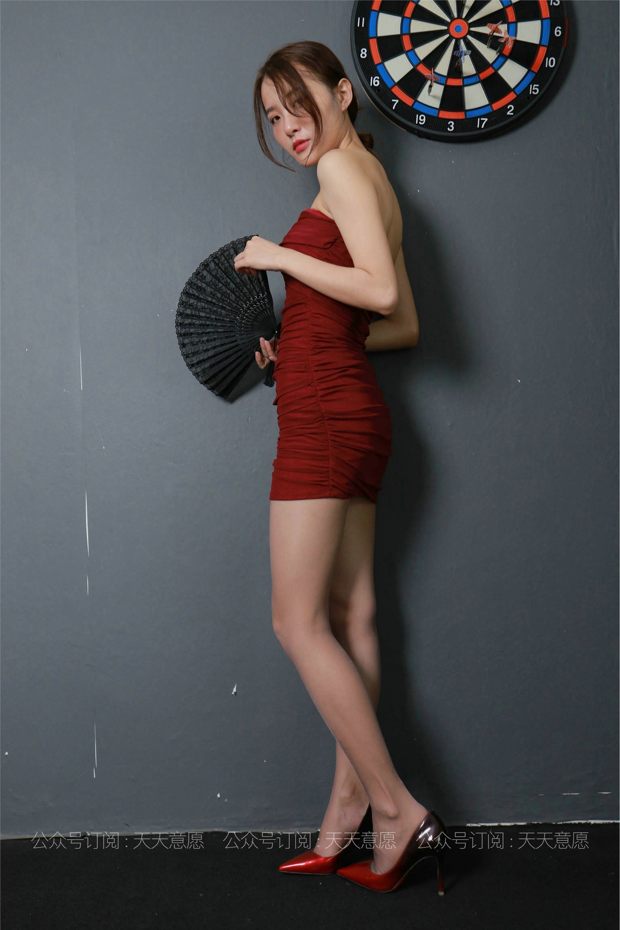 IESS异思趣向  2021.08.02 丝享家877：婉苹《姓感红色小礼裙》